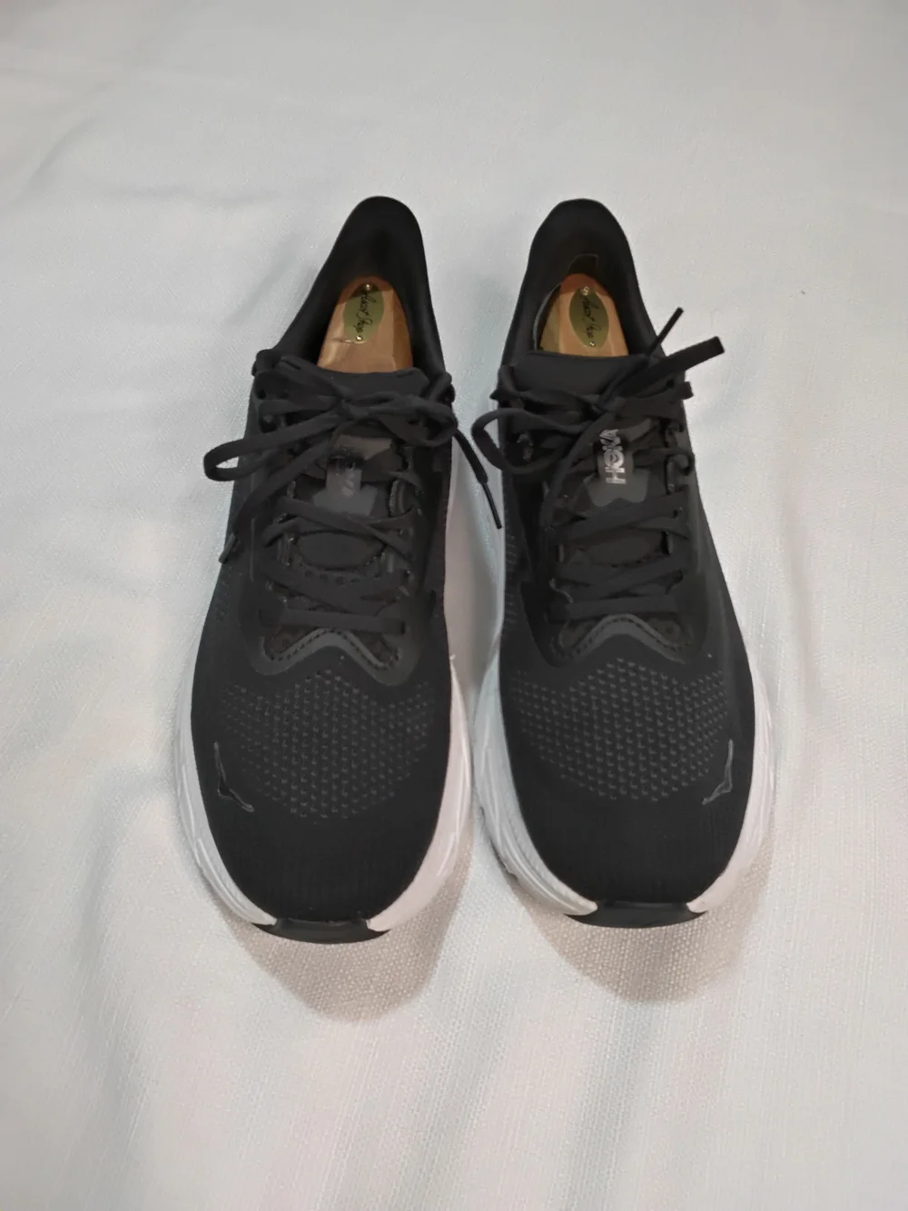 Hoka One One Arahi 7 Men's Black and White Athletic Running Shoes Sz 10.5 2E W.